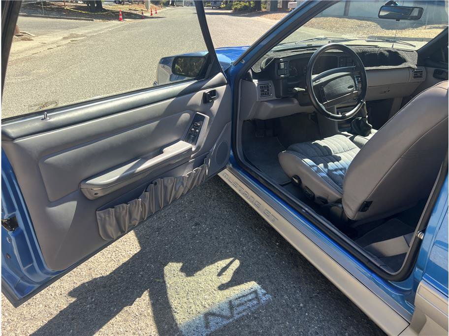 Used 1993 Ford Mustang GT RWD image 16