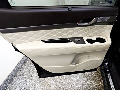 Used 2020 Hyundai Palisade Limited w/ Winter Weather Package FWD image 9