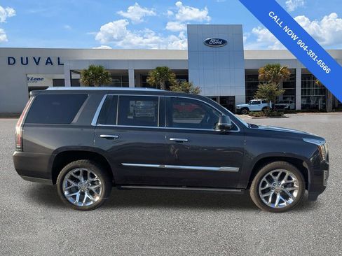 Used 2016 Cadillac Escalade Premium AWD/4WD image 3