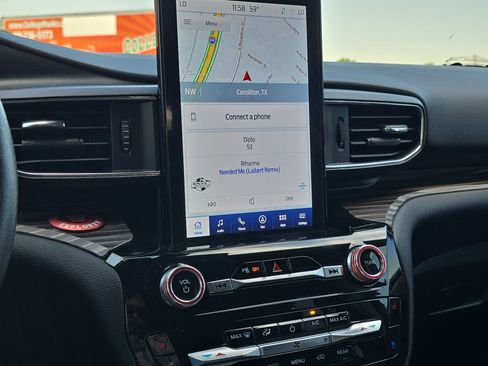 Used 2023 Ford Explorer Limited w/ Limited Technology Package image 16