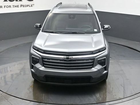 New 2026 Chevrolet Traverse LT w/ Sun and Wheel Package FWD image 38