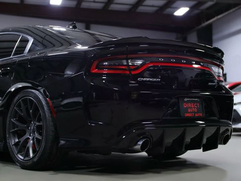 Used 2019 Dodge Charger SRT Hellcat w/ Navigation & Travel Group image 17