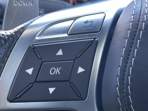 Used 2015 Mercedes-Benz SL 63 AMG w/ Driver Assistance Package image 50