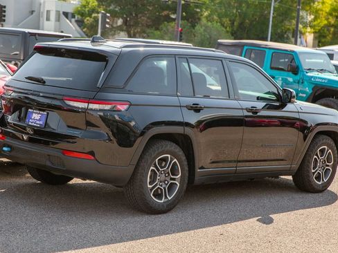 Used 2023 Jeep Grand Cherokee Trailhawk w/ Advanced Protech Group II AWD/4WD image 5