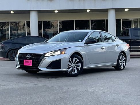 Used 2024 Nissan Altima 2.5 S image 1