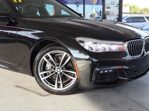 Used 2017 BMW 740i image 2