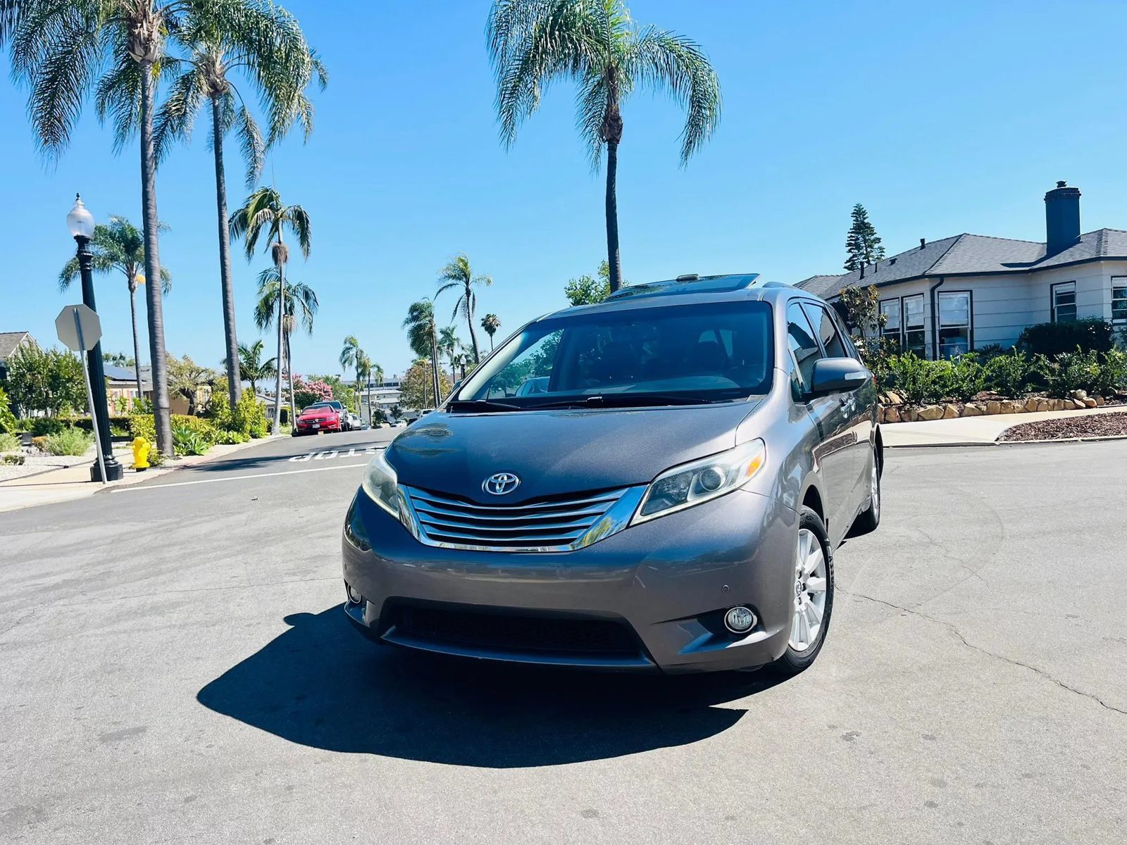 Used 2017 Toyota Sienna Limited FWD image 17