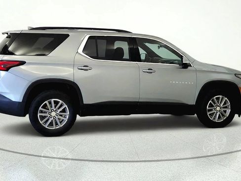 Used 2023 Chevrolet Traverse LT FWD image 6