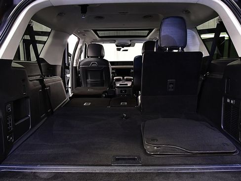 Used 2025 Lincoln Navigator L Reserve AWD/4WD image 32