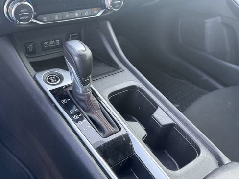 Used 2025 Nissan Sentra SR FWD image 19