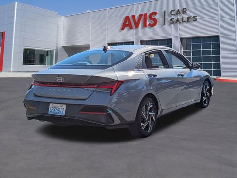 Used 2025 Hyundai Elantra SEL image 6