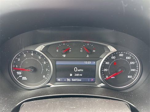 Used 2024 GMC Terrain SLT image 12