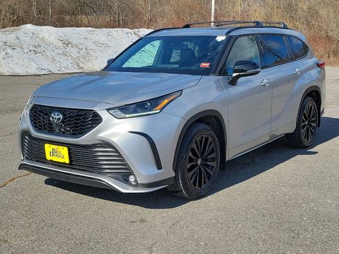 Used 2023 Toyota Highlander XSE image 1