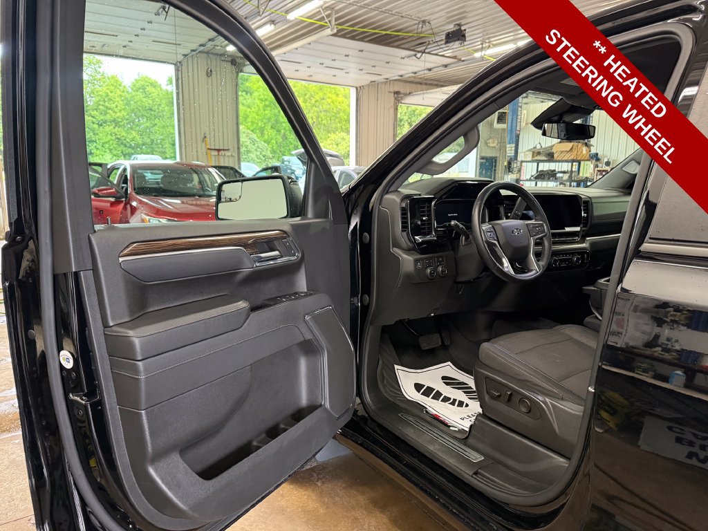 Used 2023 Chevrolet Silverado 1500 RST AWD/4WD image 11