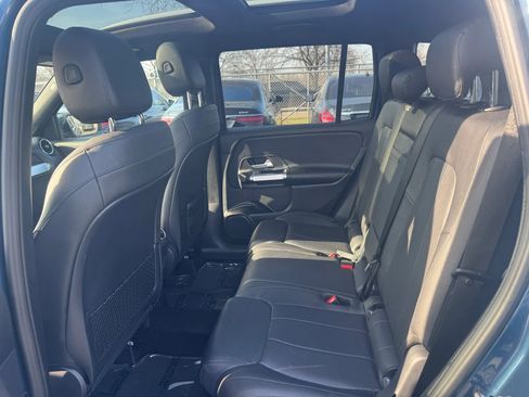 Used 2021 Mercedes-Benz GLB 250 4MATIC w/ Premium Package image 21