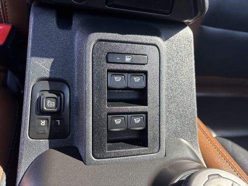 Used 2024 Ford Bronco Outer Banks w/ Sasquatch Package image 11