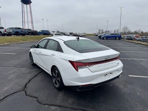 Used 2023 Hyundai Elantra Limited image 5