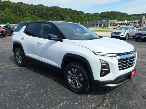 New 2026 Chevrolet Equinox LT w/ Convenience Package II FWD image 2