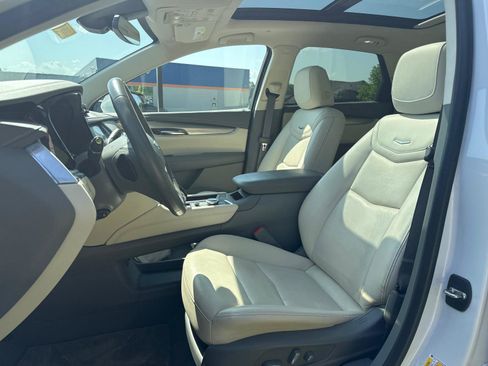 Used 2022 Cadillac XT5 Premium Luxury FWD image 6