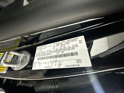 Used 2025 Ford Escape Platinum AWD/4WD image 12