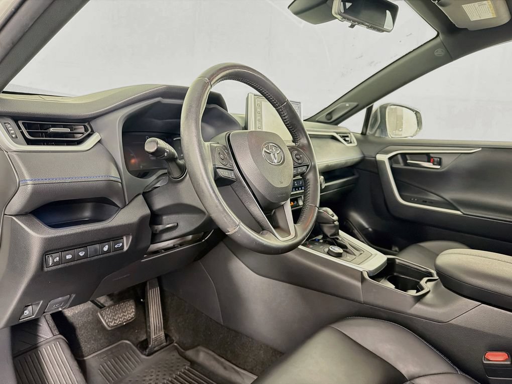 Used 2019 Toyota RAV4 XSE w/ XSE Weather Package AWD/4WD image 14