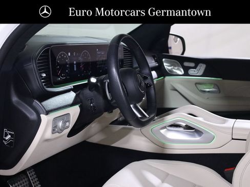 Used 2025 Mercedes-Benz GLS 450 4MATIC w/ AMG Line Exterior image 38