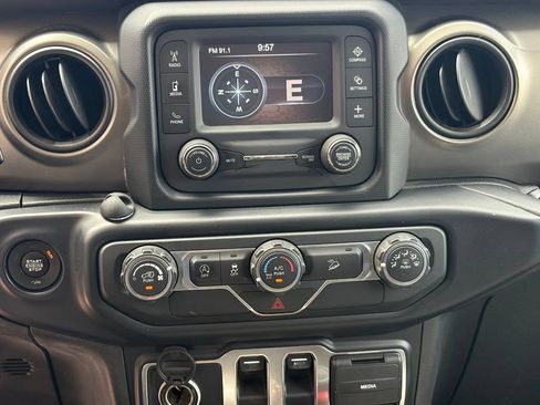 Used 2019 Jeep Wrangler Sport AWD/4WD image 13