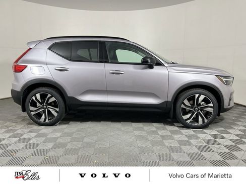New 2026 Volvo XC40 B4 Plus w/ Climate Package image 9
