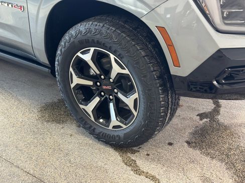 New 2026 GMC Yukon AT4 w/ AT4 Premium Package image 4