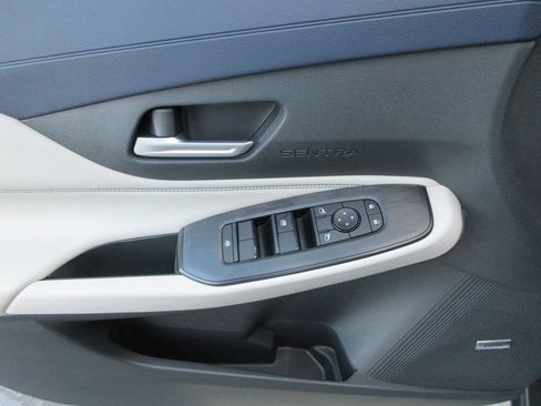 Used 2026 Nissan Sentra SL w/ Floor Mat Package FWD image 22