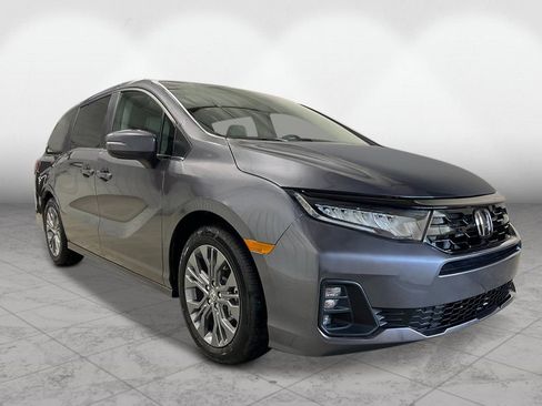 New 2026 Honda Odyssey Touring image 9