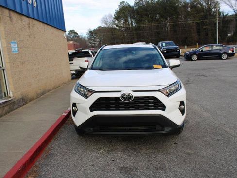 Used 2021 Toyota RAV4 XLE image 2