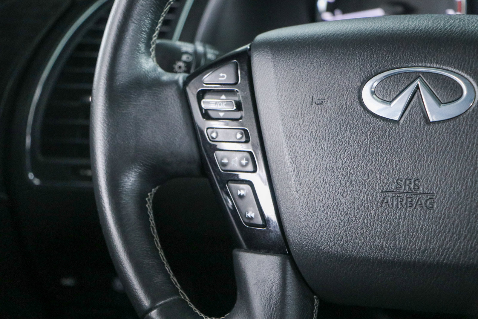 Used 2023 INFINITI QX80 Luxe w/ Cargo Package RWD image 14