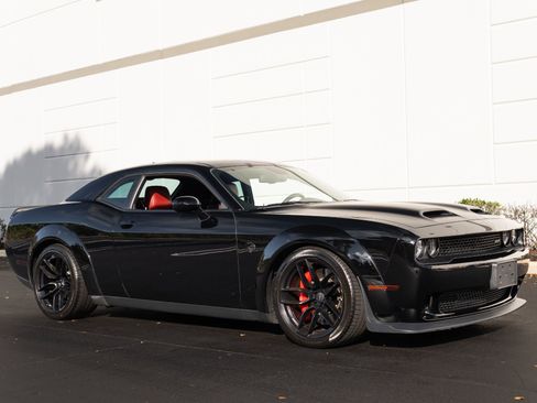 Used 2019 Dodge Challenger SRT Hellcat Redeye image 4