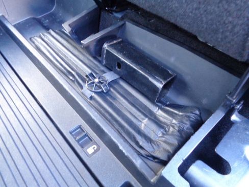 Used 2017 Ford F250 Lariat w/ Lariat Value Package image 75