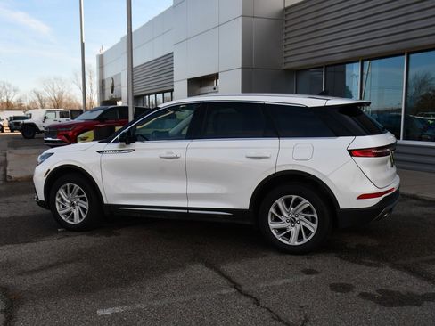 Used 2023 Lincoln Corsair Standard image 3