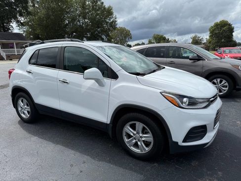 Used 2019 Chevrolet Trax LT w/ LT Convenience Package image 5