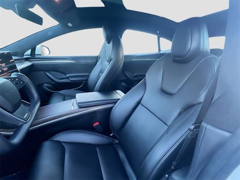 Used 2022 Tesla Model S image 18