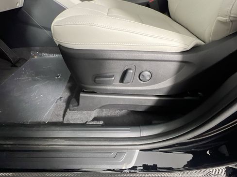 Certified 2025 Kia Telluride EX w/ EX Captain's Chair Package image 14