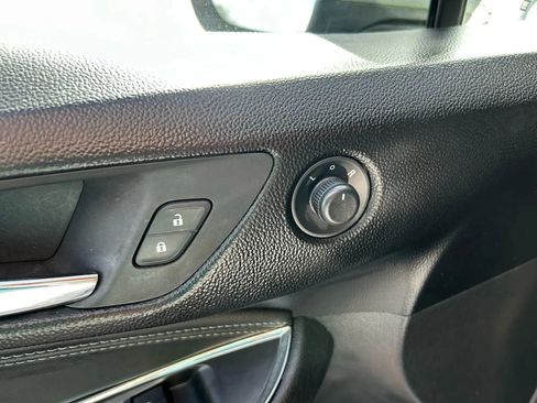 Used 2018 Chevrolet Cruze Premier w/ RS Package image 25