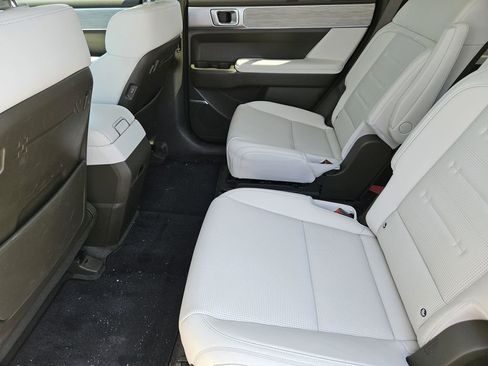 Used 2025 Hyundai Santa Fe Calligraphy FWD image 21