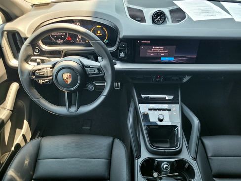 Certified 2026 Porsche Cayenne S AWD/4WD image 14