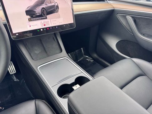 Used 2023 Tesla Model Y Performance image 33