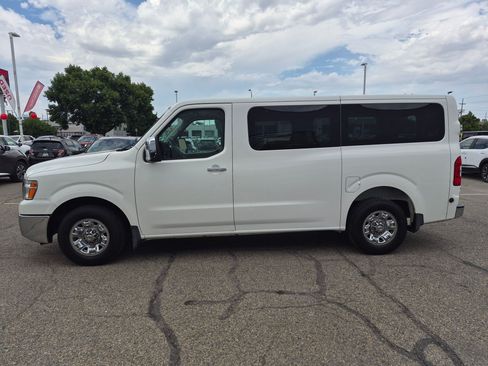 Used 2018 Nissan NV 3500 SL RWD image 9
