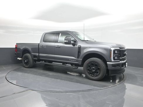 New 2026 Ford F250 Lariat w/ Black Appearance Package AWD/4WD image 11