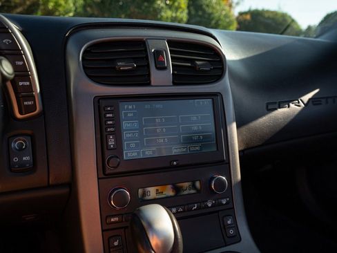 Used 2006 Chevrolet Corvette Convertible w/ Preferred Equipment Group image 34