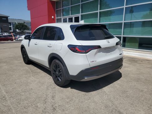 Used 2024 Honda HR-V Sport image 4