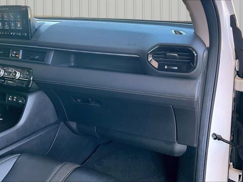 Used 2025 Honda Pilot Touring image 12