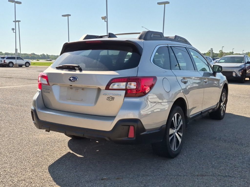 Used 2019 Subaru Outback 2.5i Limited AWD/4WD image 2