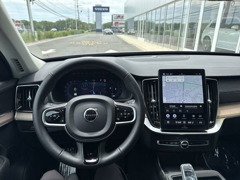 Certified 2025 Volvo XC90 B6 Plus AWD/4WD image 21